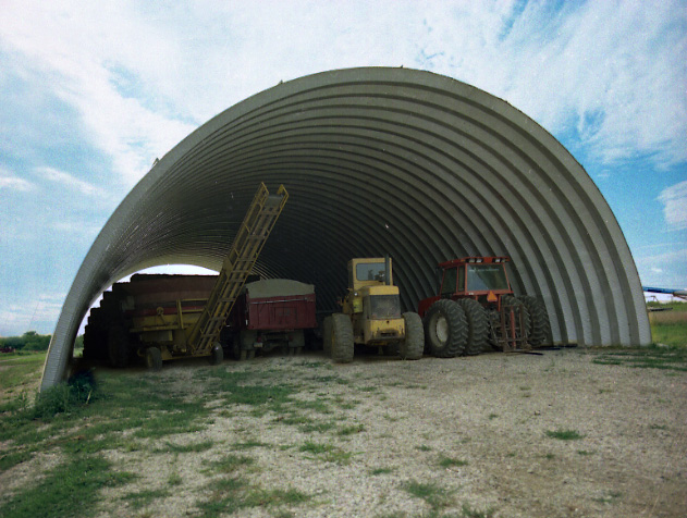 Estructura agrícola para almacenamiento de equipo agrícola